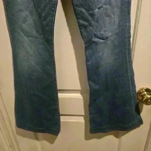 P7037A current Elliot carnival  flared  slim  bell low rise bell  medium wash - Picture 3 of 8